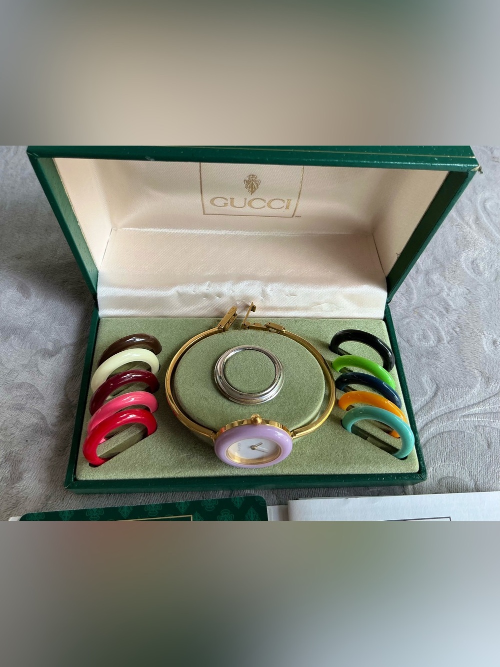 DRESSY MODERN GUCCI bangle watch with set of interchangeable bezels β€οΈππππ€ - Picture 16 of 16